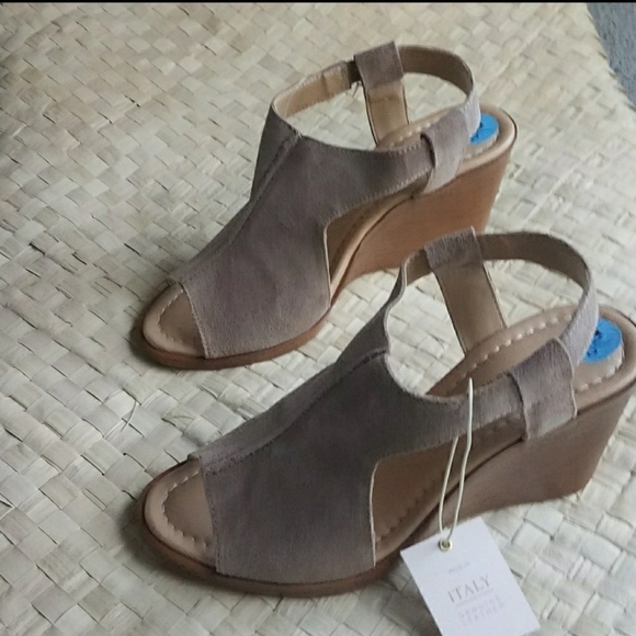 Sophia milano made in italy  7.5  suede wedge - Picture 6 of 6